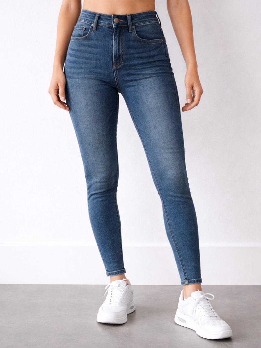RW&CO. Women's Skinny Jeans in Denim Blue
